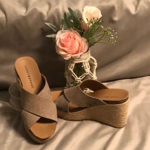 Adorable Criss-Cross Neeka Wedge
